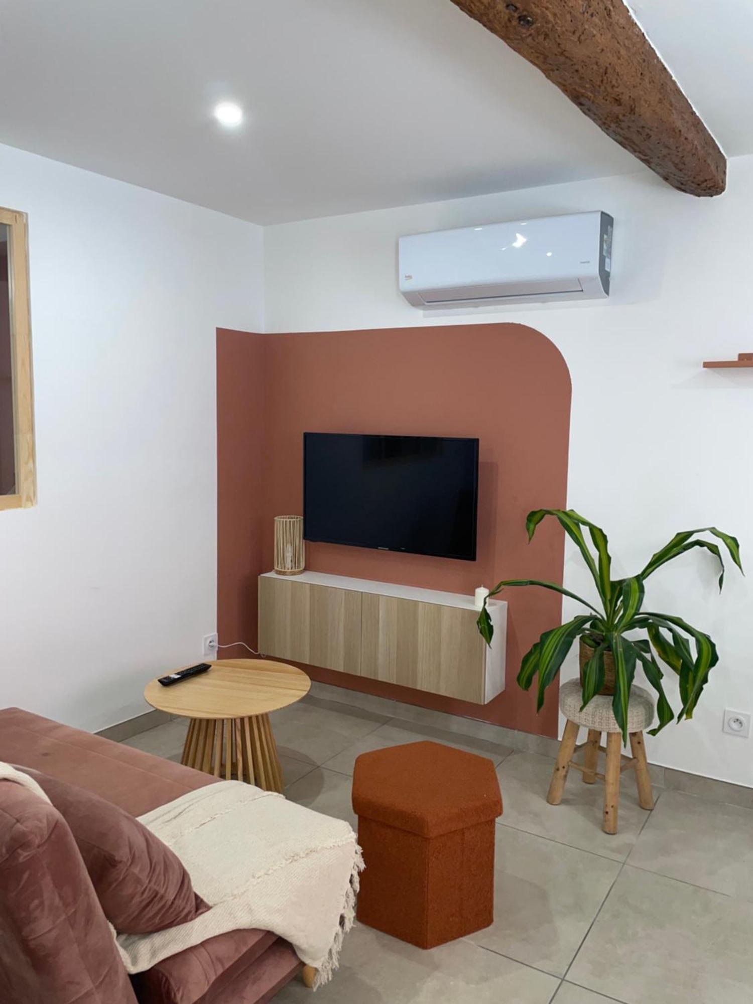 Entre Tendance Et Authenticite - La Voute Nîmes Extérieur photo